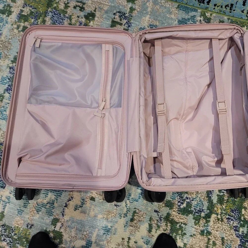 BEIS The Carry-On Roller Suitcase 22